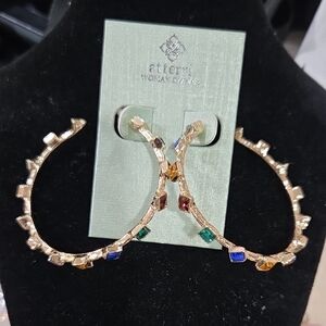 💛🔹️Atterri 🔹️Patterned Gold Hoop Earrings with Multicolor Gems